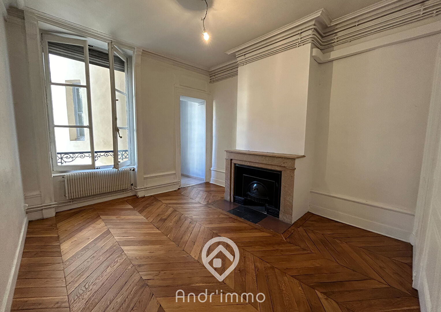 43COMTE- Appartement 4 pièces de 91m²  – LYON 02