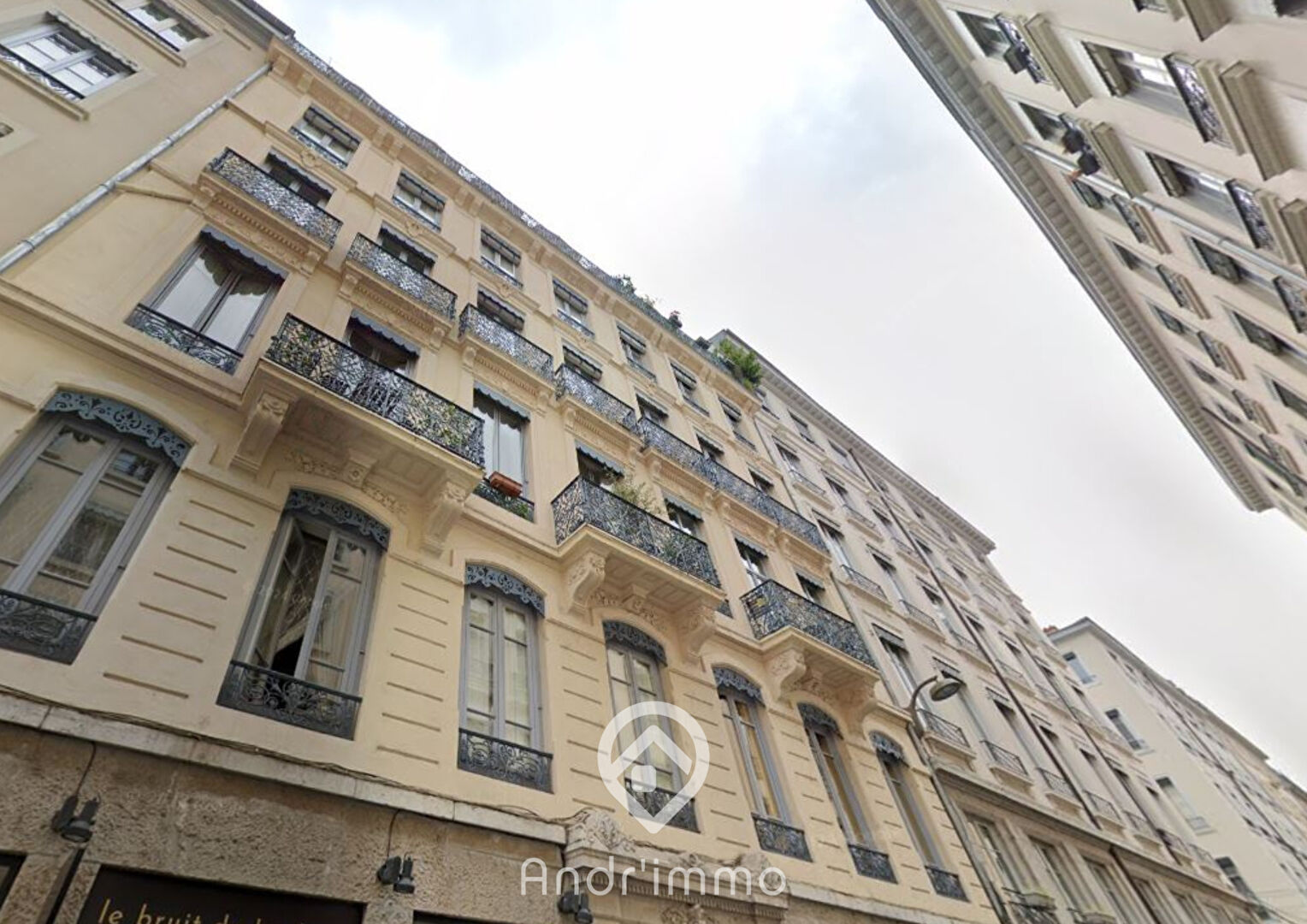 43COMTE- Appartement 4 pièces de 91m²  – LYON 02