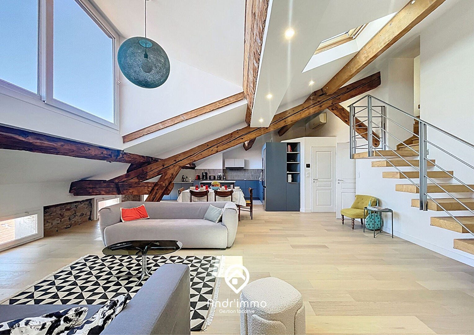 ELEVIA – Duplex meublé de 150m² – LYON 02 CARNOT