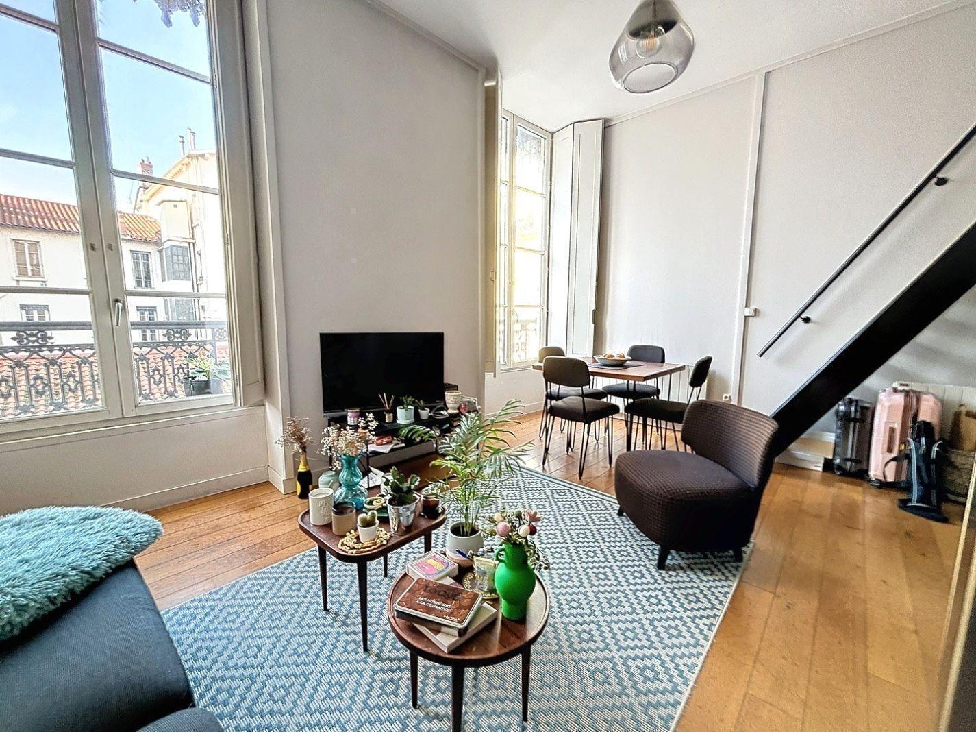 CONDÉ-06 – T1bis meublé 42m² – LYON 02 AINAY