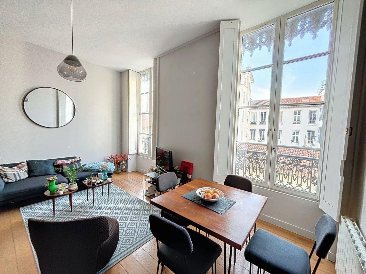 CONDÉ-06 – T1bis meublé 42m² – LYON 02 AINAY