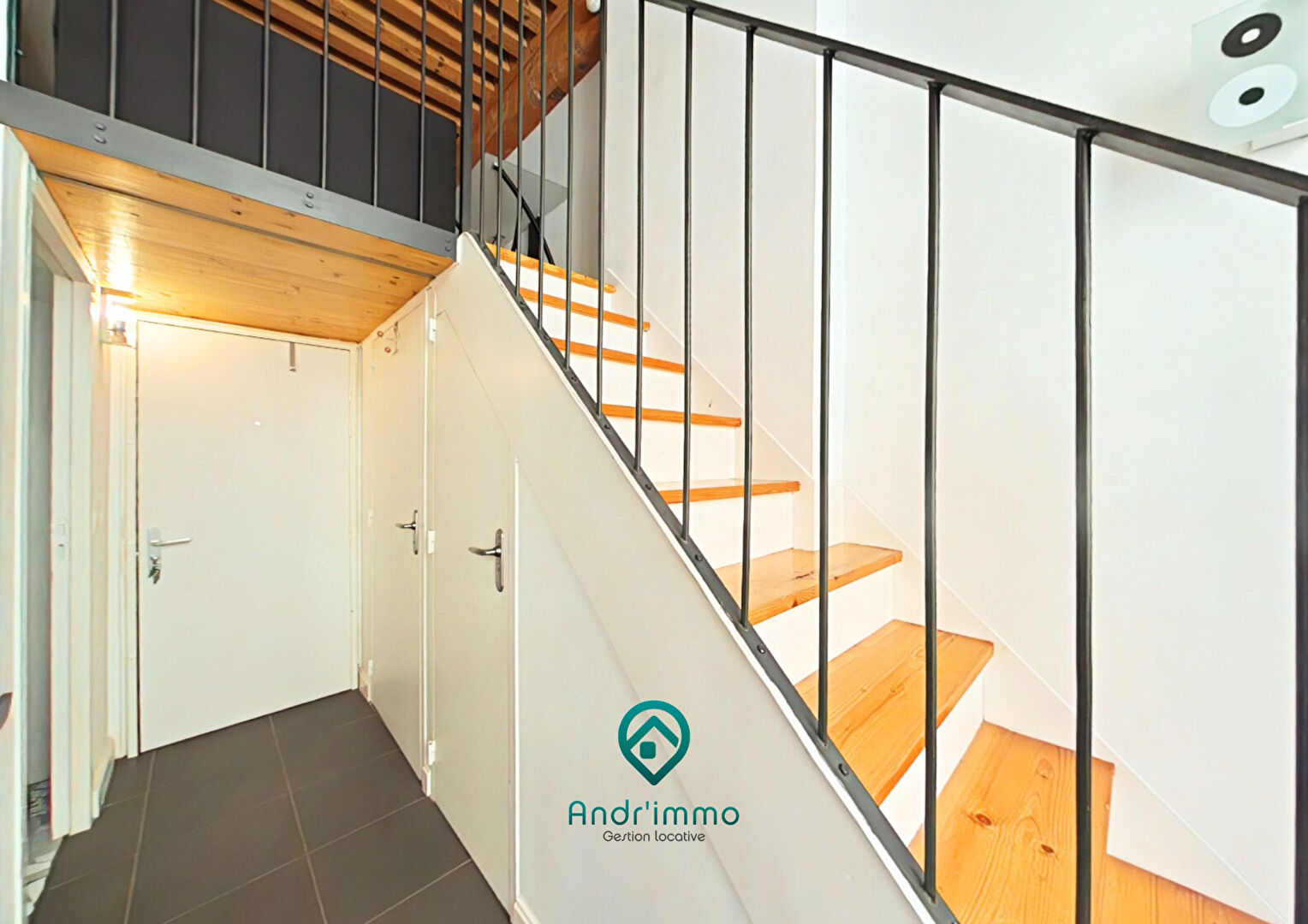 PLATANE – Studio meublé 25m²  – LYON 01 CHARTREUX