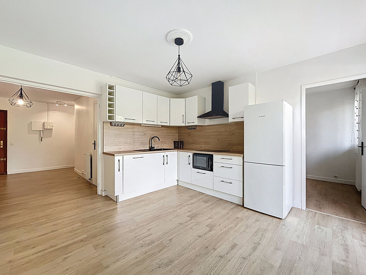 JONQUIERES – T3 de 52m² avec balcon, cave et parking – TASSIN-LA-DEMI-LUNE