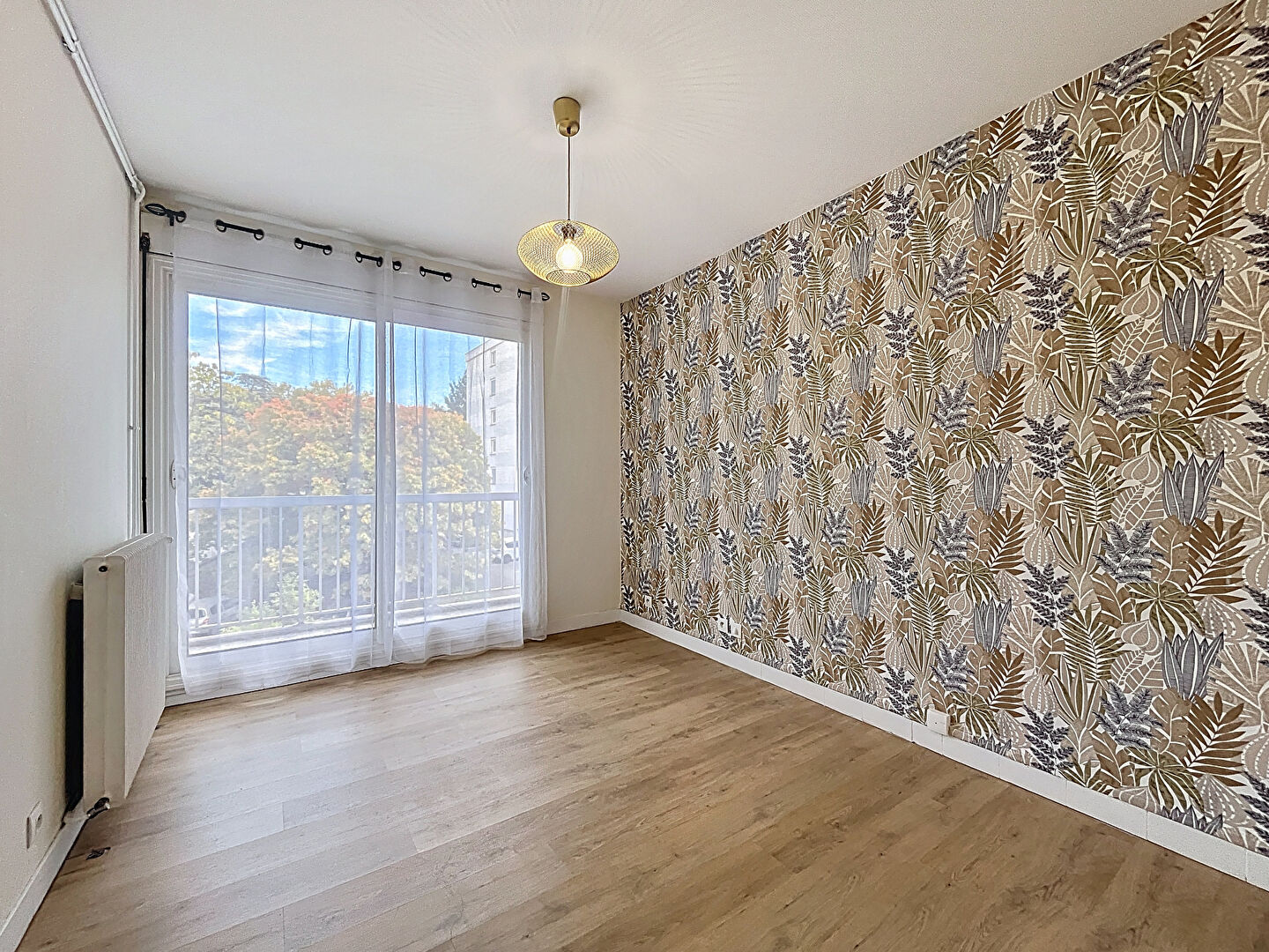 JONQUIERES – T3 de 52m² avec balcon, cave et parking – TASSIN-LA-DEMI-LUNE