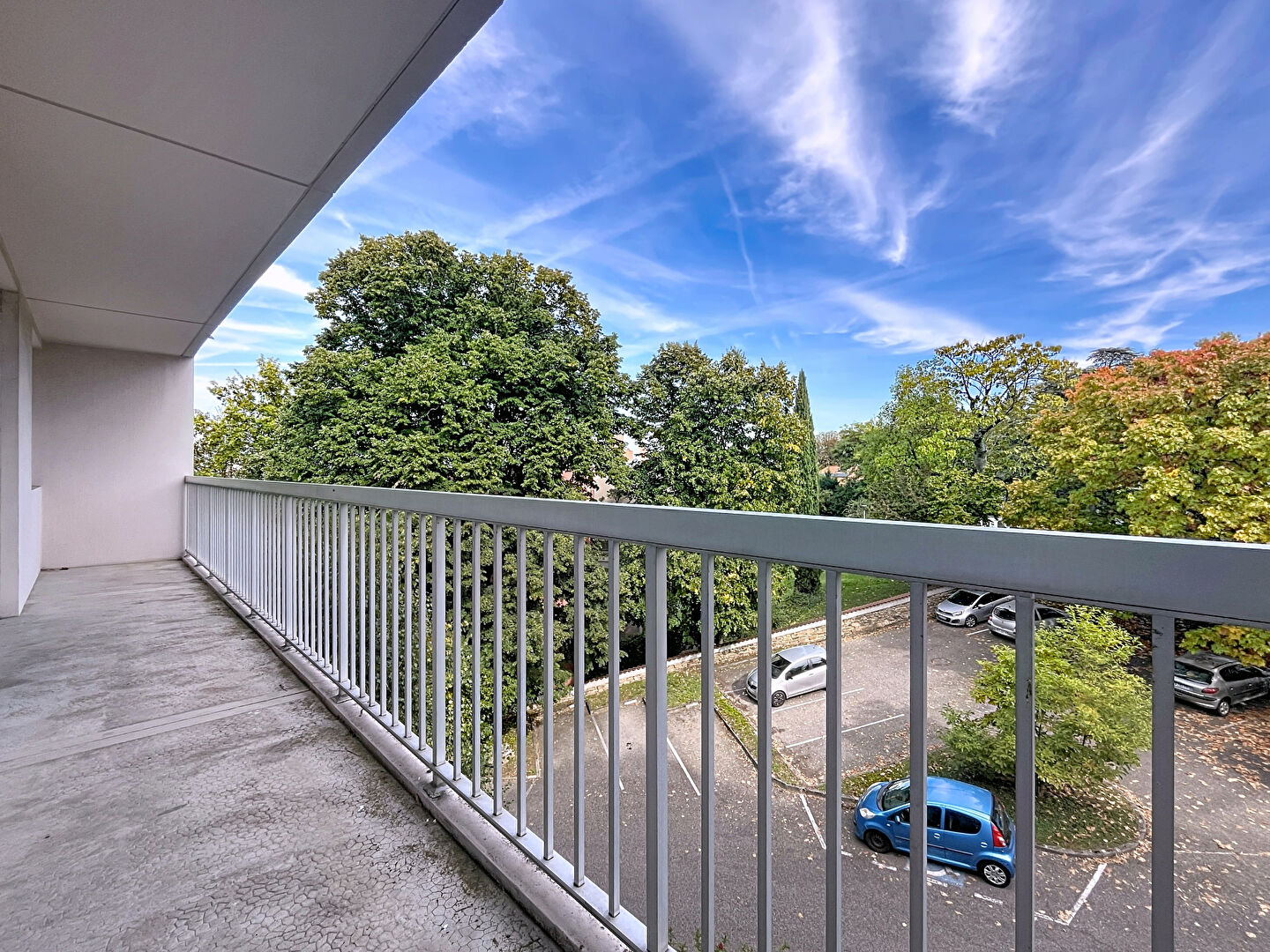 JONQUIERES – T3 de 52m² avec balcon, cave et parking – TASSIN-LA-DEMI-LUNE