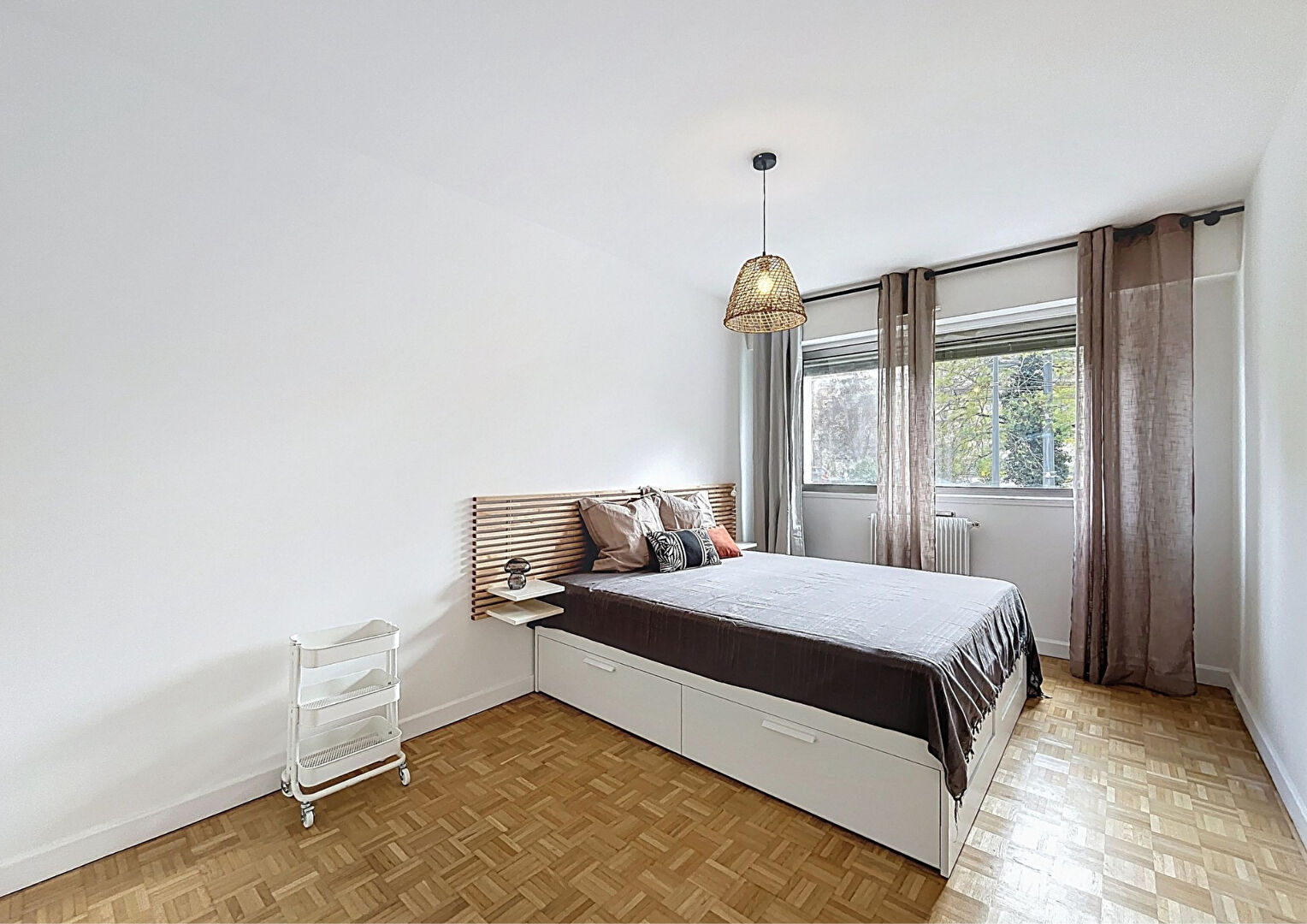 TOLSTOI 163 – T3 meublé de 94m² avec balcons, cave et garage – VILLEURBANNE-GRAND CLEMENT