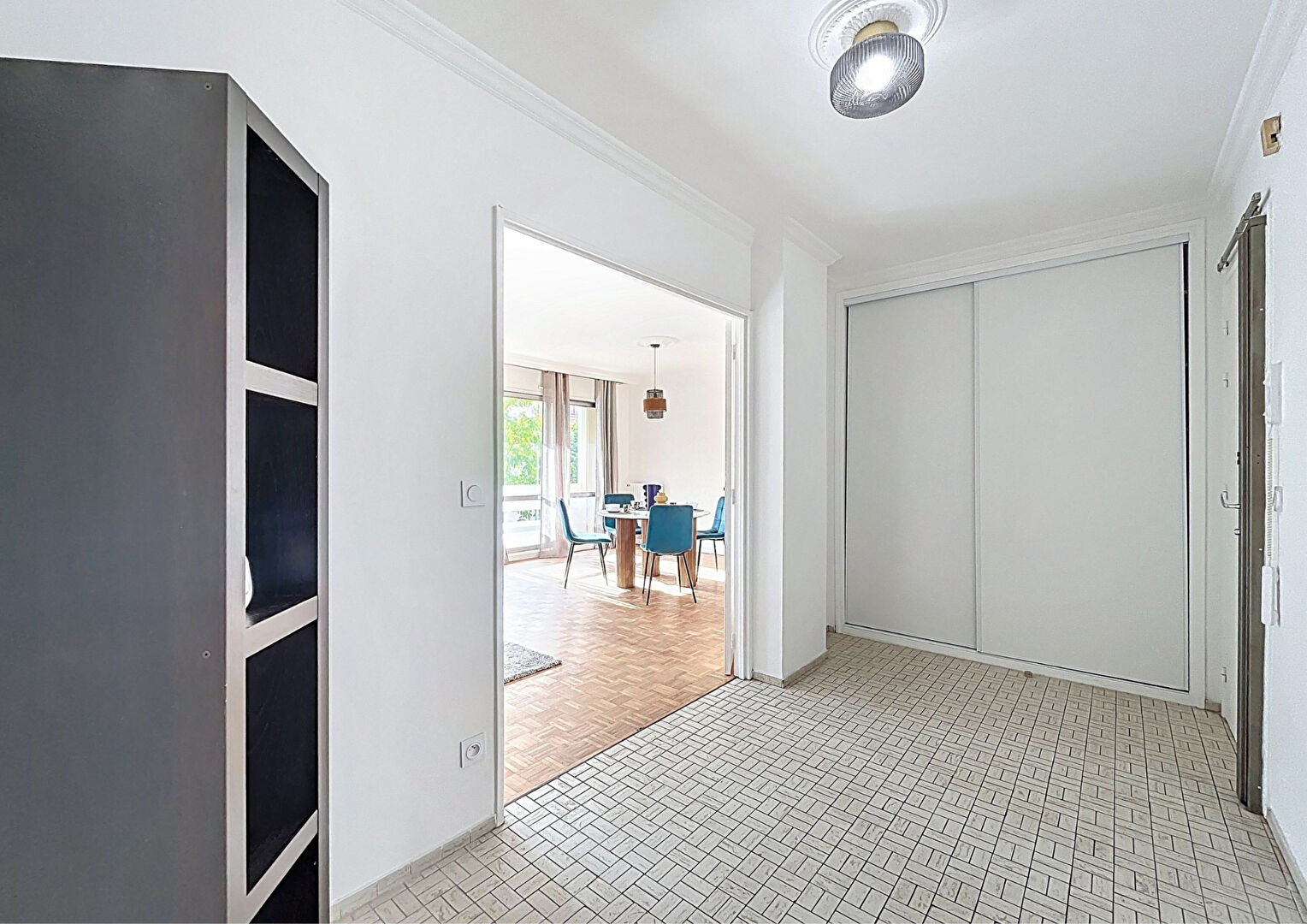 TOLSTOI 163 – T3 meublé de 94m² avec balcons, cave et garage – VILLEURBANNE-GRAND CLEMENT