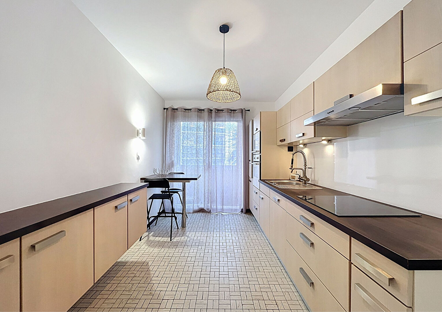 TOLSTOI 163 – T3 meublé de 94m² avec balcons, cave et garage – VILLEURBANNE-GRAND CLEMENT