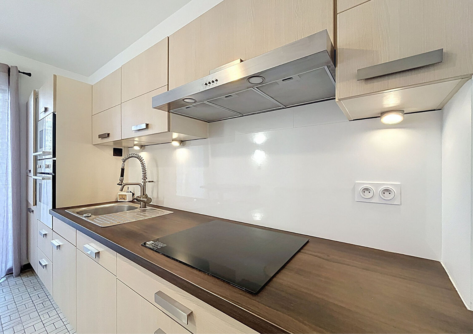 TOLSTOI 163 – T3 meublé de 94m² avec balcons, cave et garage – VILLEURBANNE-GRAND CLEMENT