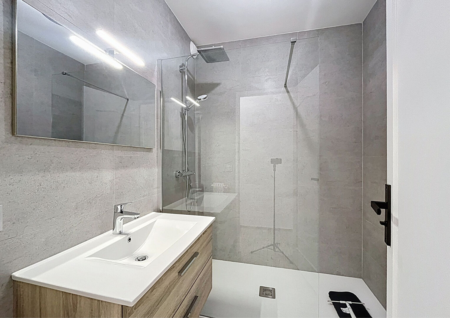 TOLSTOI 163 – T3 meublé de 94m² avec balcons, cave et garage – VILLEURBANNE-GRAND CLEMENT