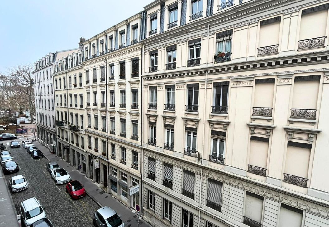 ONZEPLESSIER35 – T3 de 65m² avec climatisation – LYON 02 CARNOT