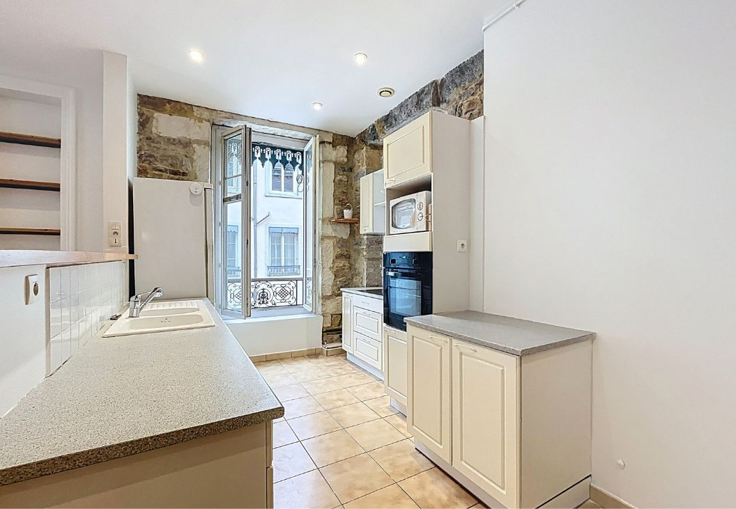 ONZEPLESSIER35 – T3 de 65m² avec climatisation – LYON 02 CARNOT