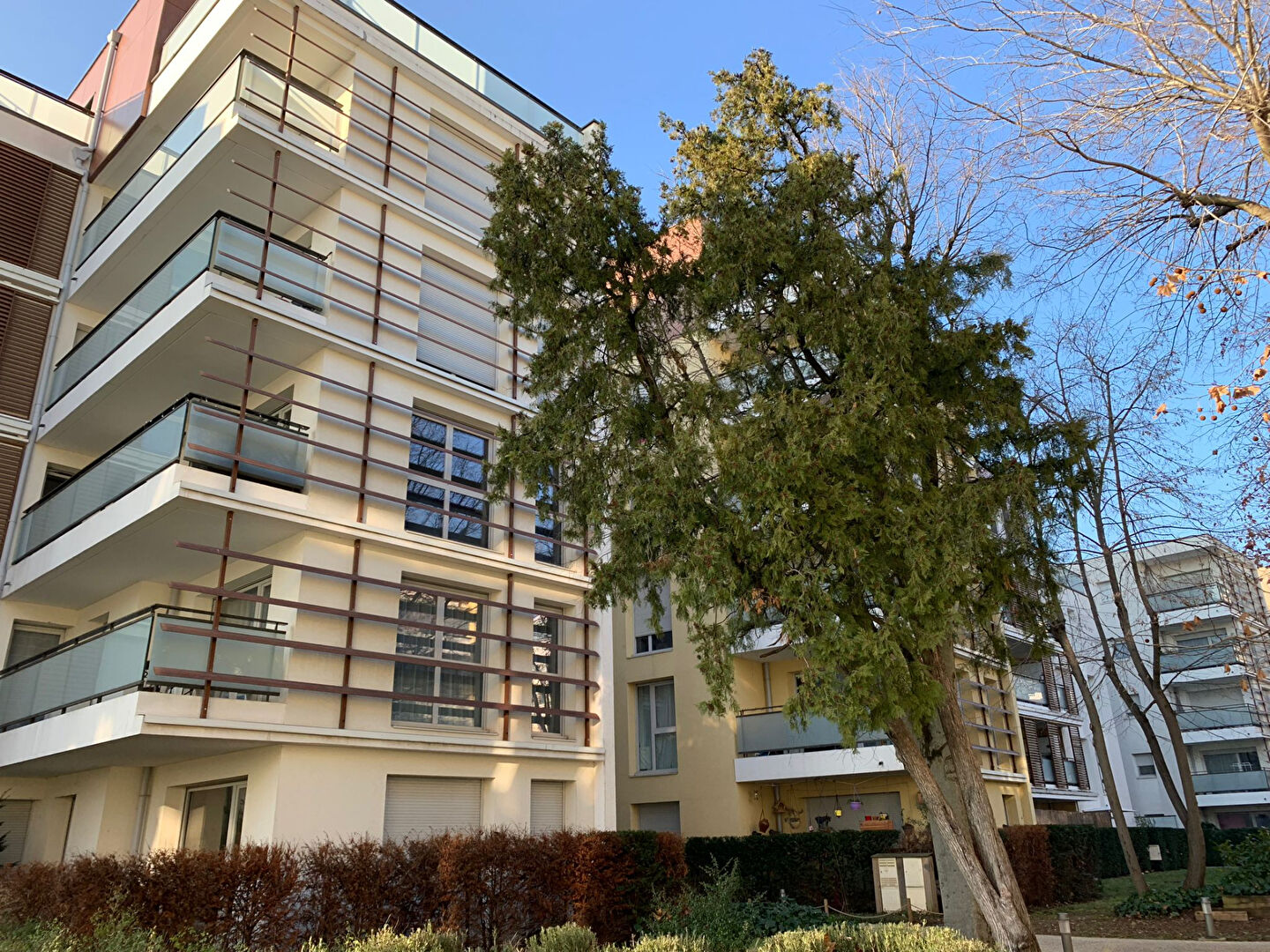 LES LODGES DU 8EME – Appartement meublé 3 pièces avec terrasse et garage en sous-sol – LYON 8