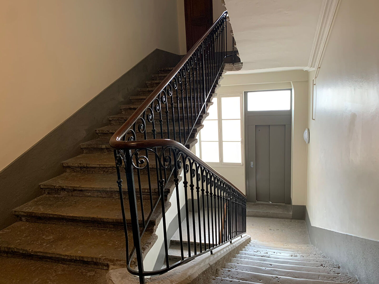 Studio meublé de 25m² – LYON 02 AMPERE V.HUGO