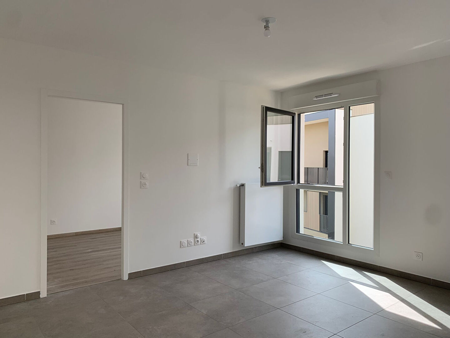 HORIZON A16- Appartement 2 pièces 45m² avec loggia et parking –  CORBAS