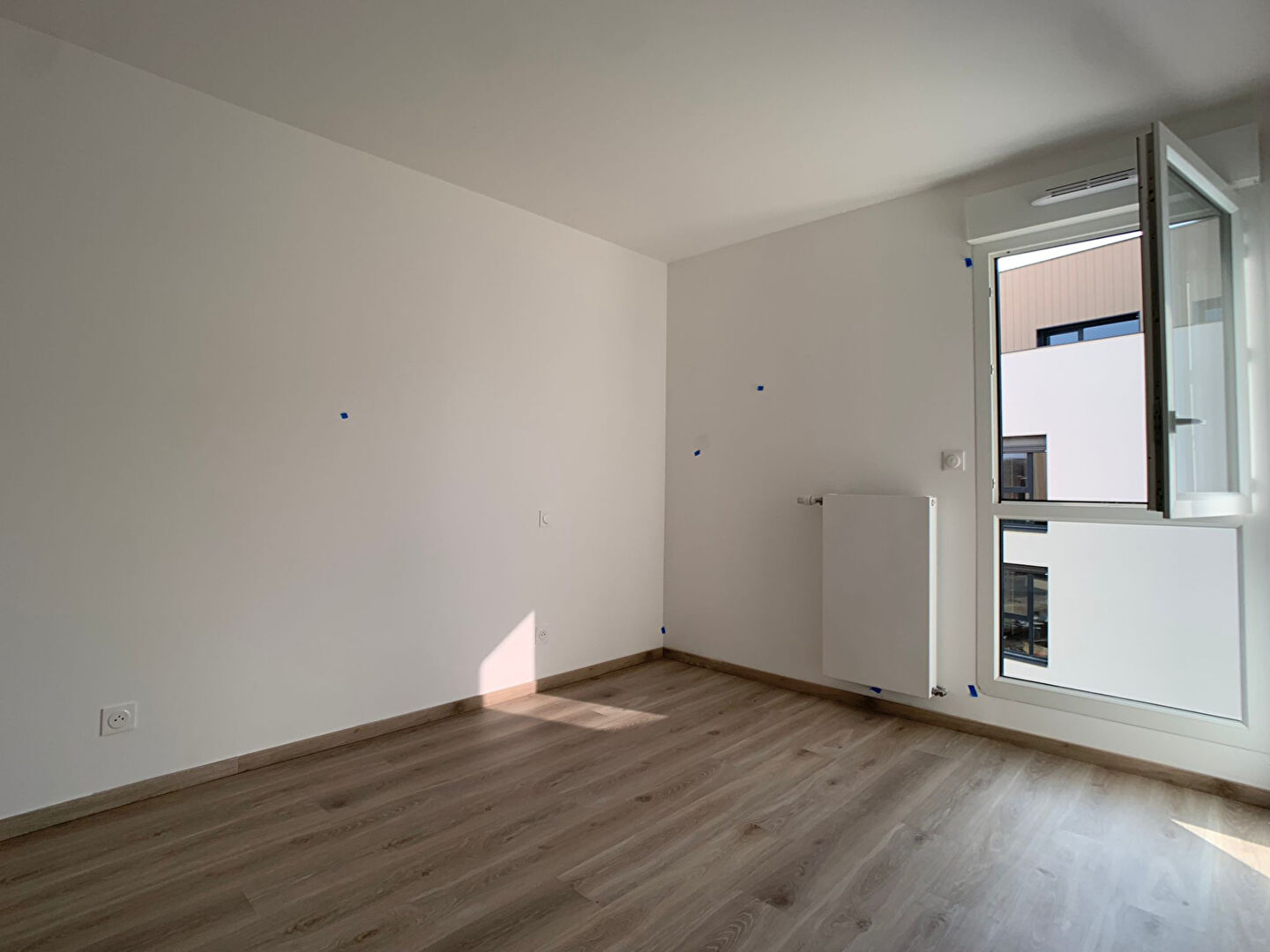 HORIZON A16- Appartement 2 pièces 45m² avec loggia et parking –  CORBAS