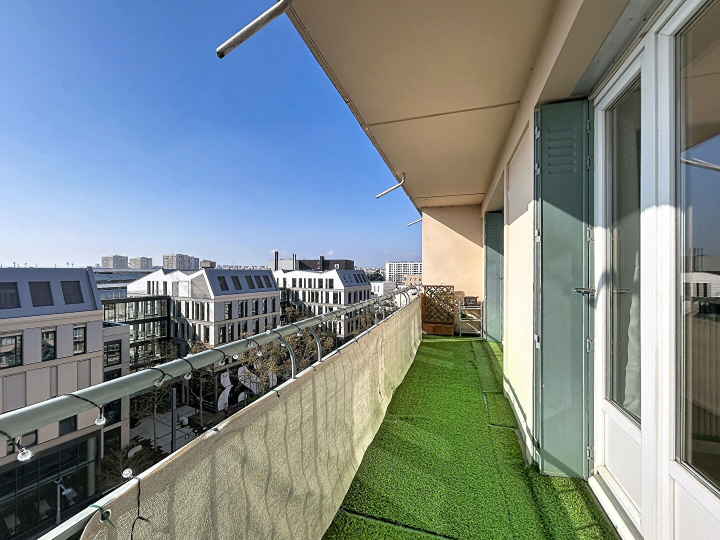 BEAUVISAGE – T3 meublé de 80m² avec balcon et box – LYON 08 GRANGE-ROUGE