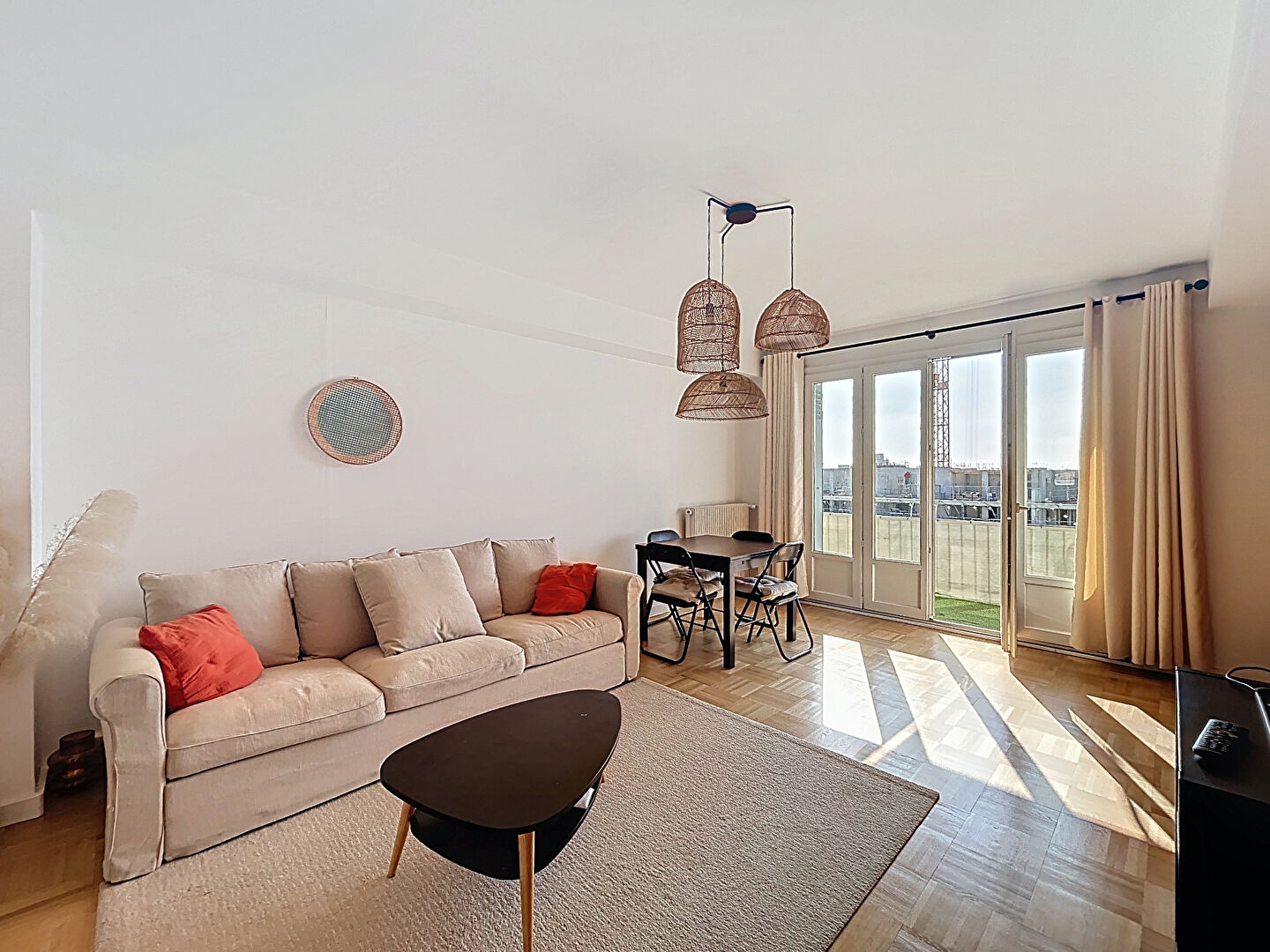 BEAUVISAGE – T3 meublé de 80m² avec balcon et box – LYON 08 GRANGE-ROUGE