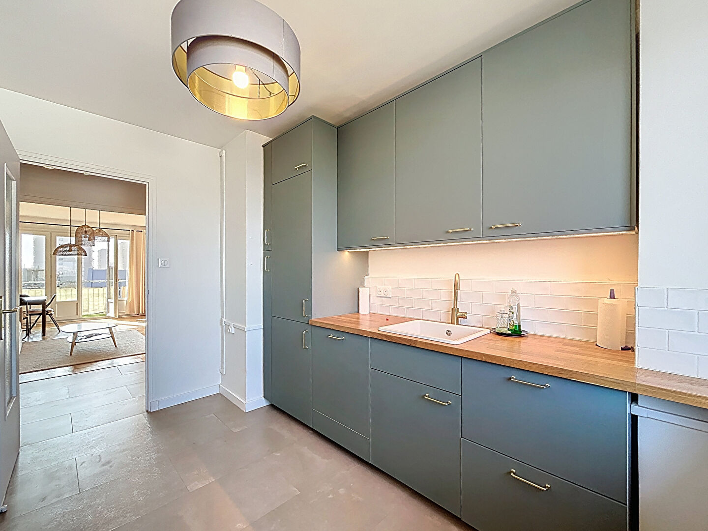 BEAUVISAGE – T3 meublé de 80m² avec balcon et box – LYON 08 GRANGE-ROUGE