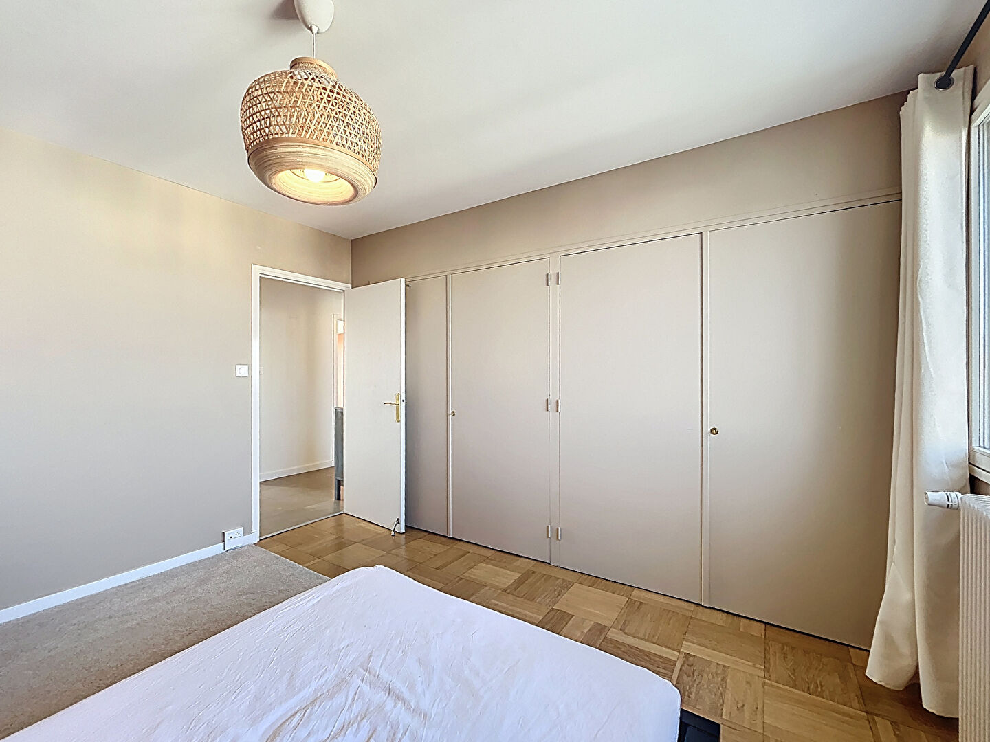 BEAUVISAGE – T3 meublé de 80m² avec balcon et box – LYON 08 GRANGE-ROUGE