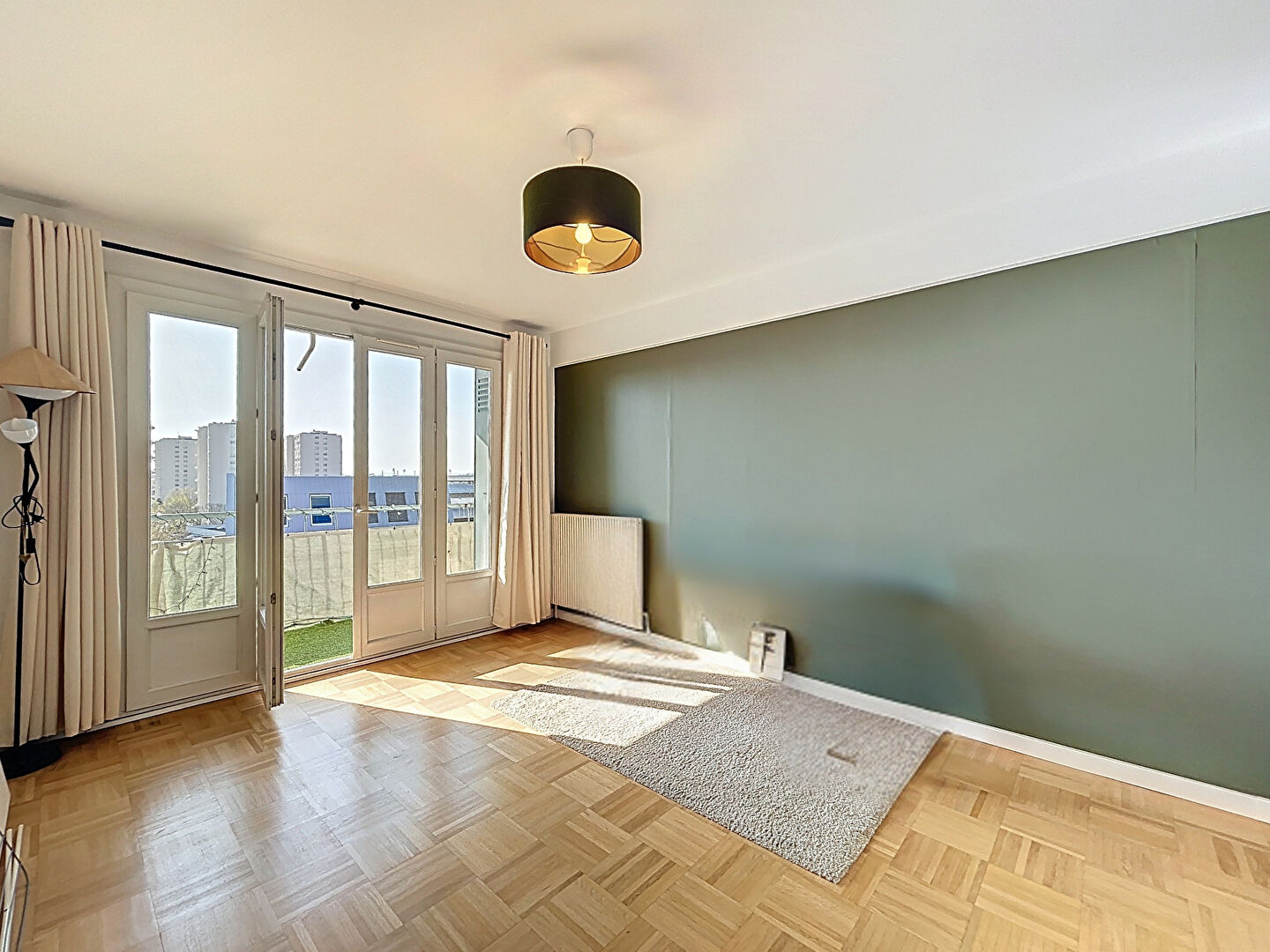 BEAUVISAGE – T3 meublé de 80m² avec balcon et box – LYON 08 GRANGE-ROUGE