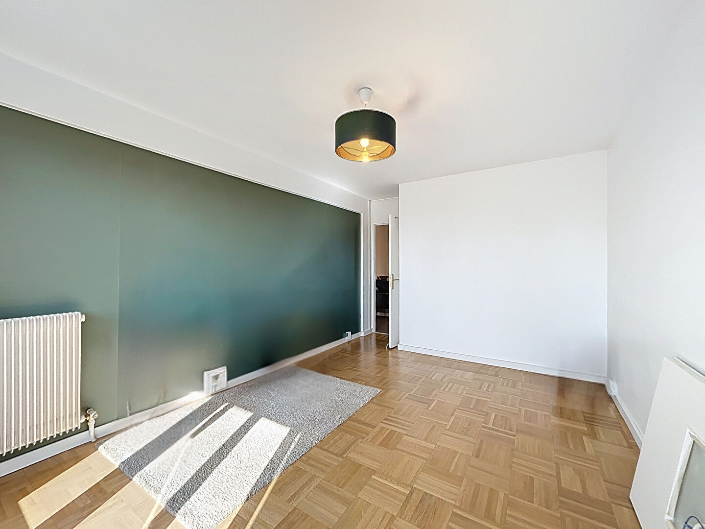 BEAUVISAGE – T3 meublé de 80m² avec balcon et box – LYON 08 GRANGE-ROUGE