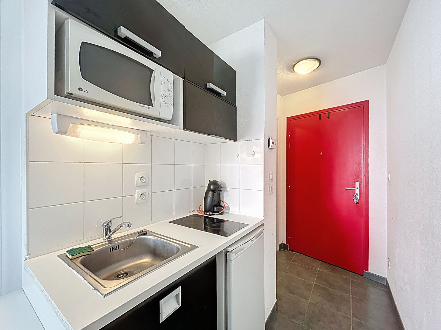 MICHEL ANGE D108 – Studio meublé de 19m²  – LYON 07 ROUTE DE VIENNE