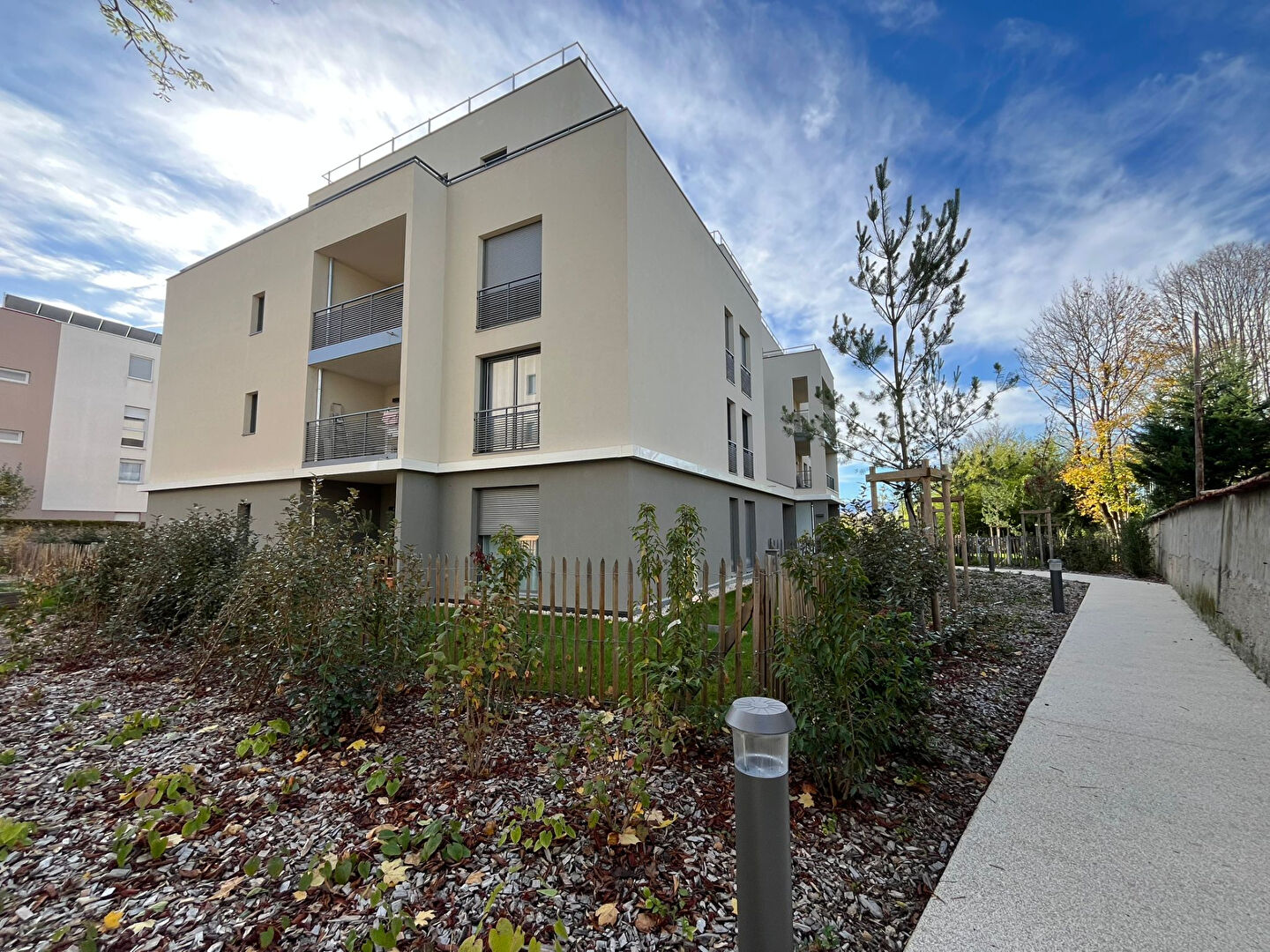 ILEX – Appartement 2 pièces 44m² avec loggia et parking – FRANCHEVILLE