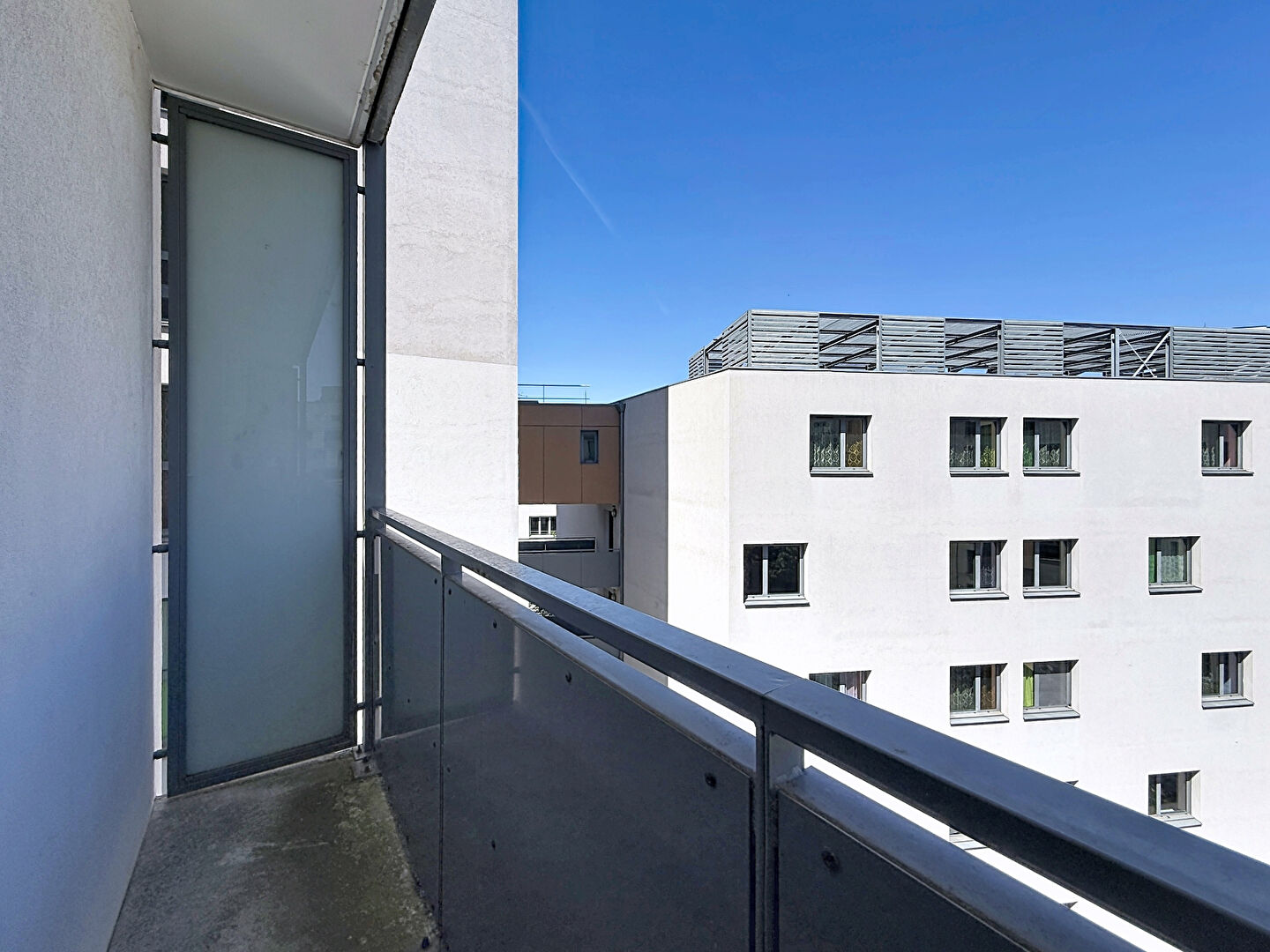 MICHEL ANGE 504-A – Studio meublé de 18m²  – LYON 07 JEAN GAY