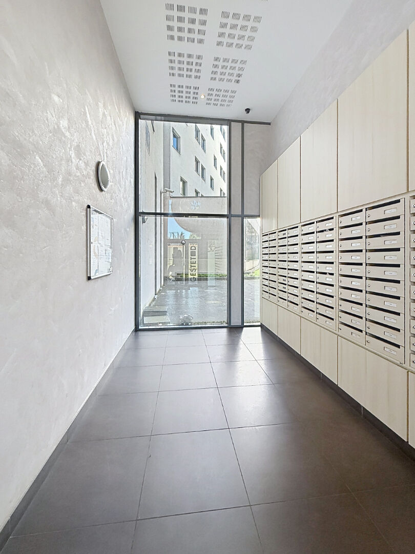 MICHEL ANGE 504-A – Studio meublé de 18m²  – LYON 07 JEAN GAY