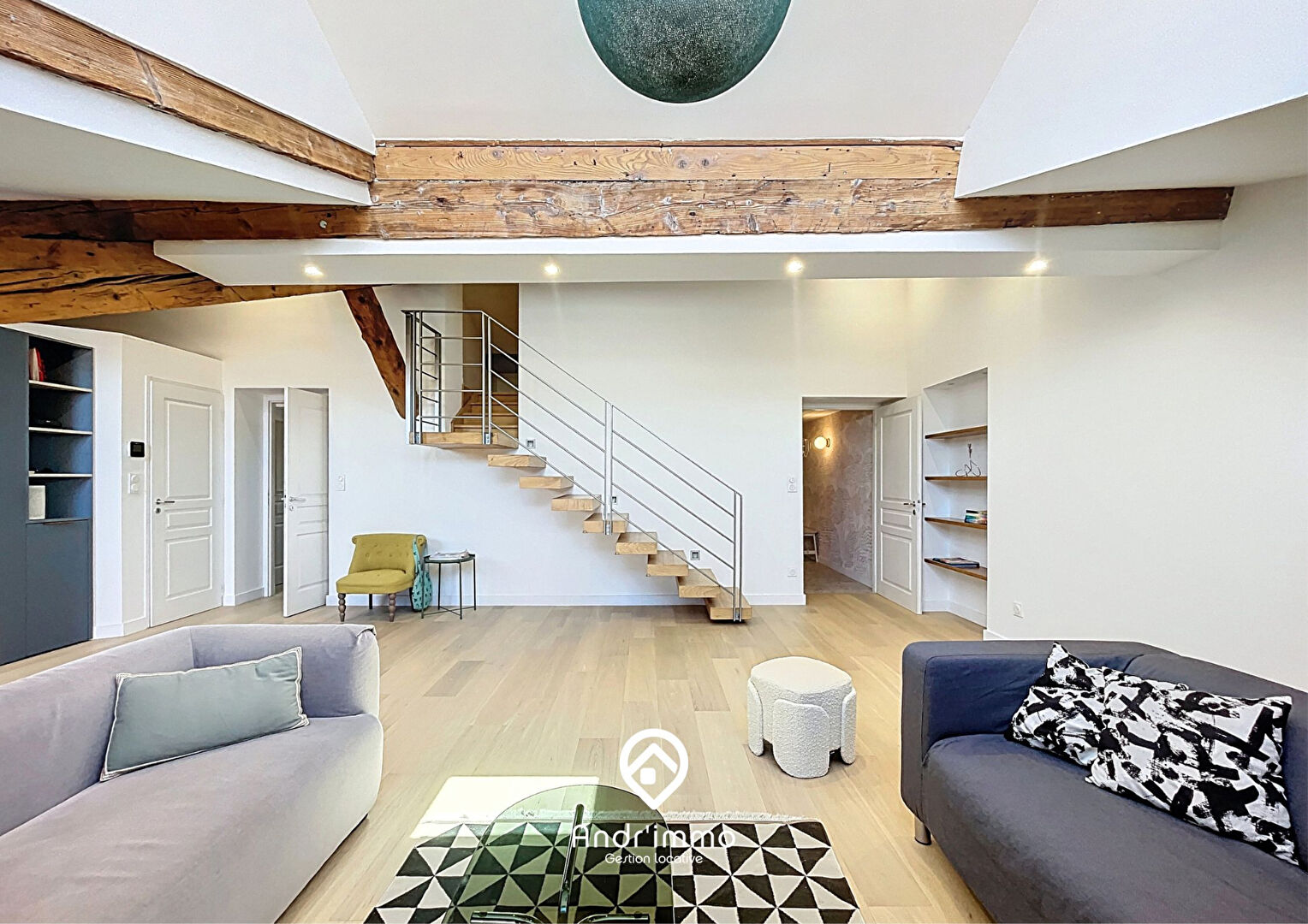 ELEVIA – Duplex meublé de 100m² carrez + 51m² hors carrez – LYON 02 CARNOT