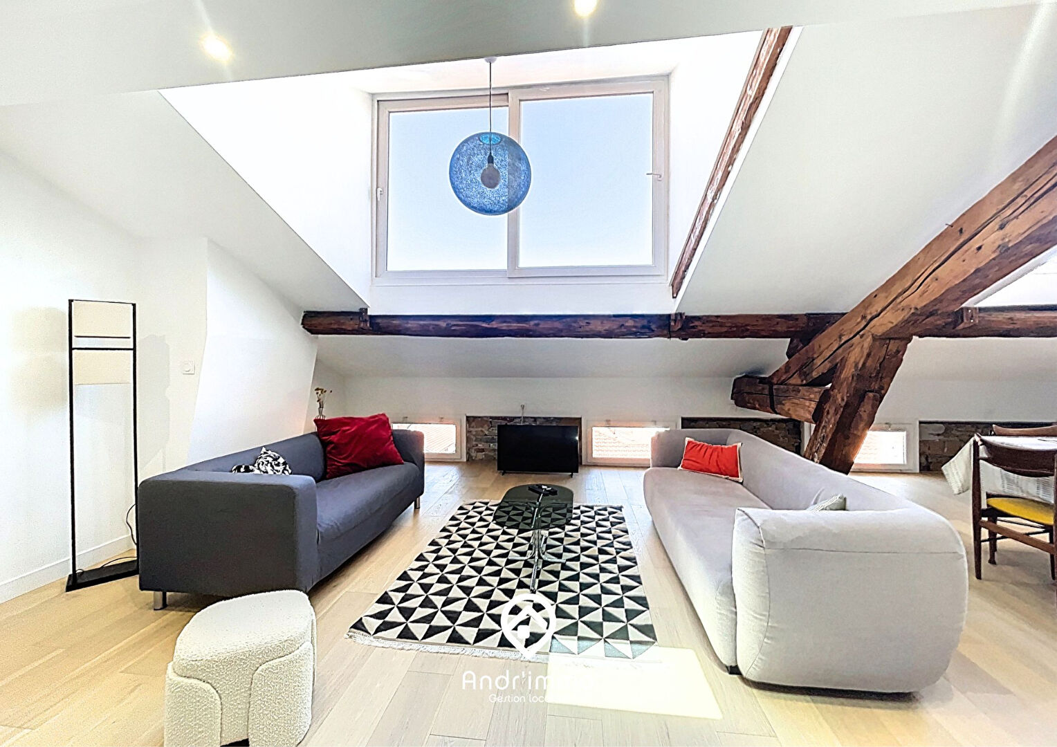 ELEVIA – Duplex meublé de 100m² carrez + 51m² hors carrez – LYON 02 CARNOT