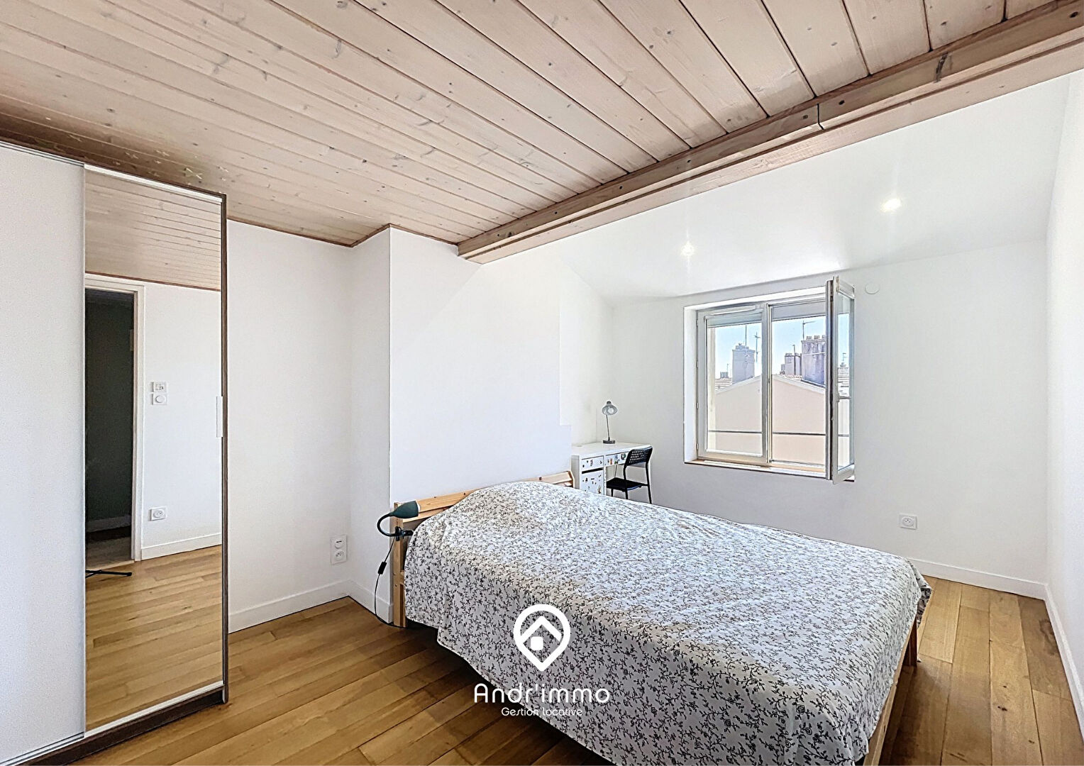 ELEVIA – Duplex meublé de 100m² carrez + 51m² hors carrez – LYON 02 CARNOT