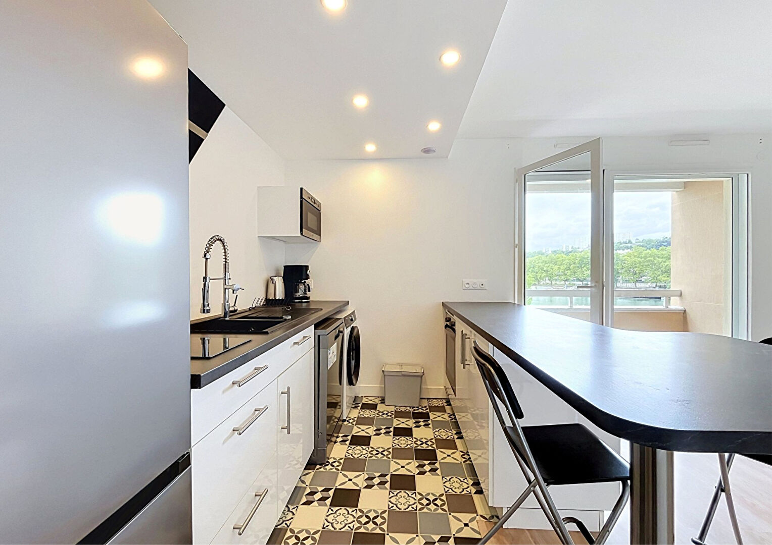 CLOS DE SAONE – T2 meublé de 40.50m² avec balcon et stationnement  – LYON 04 (JosephGillet)