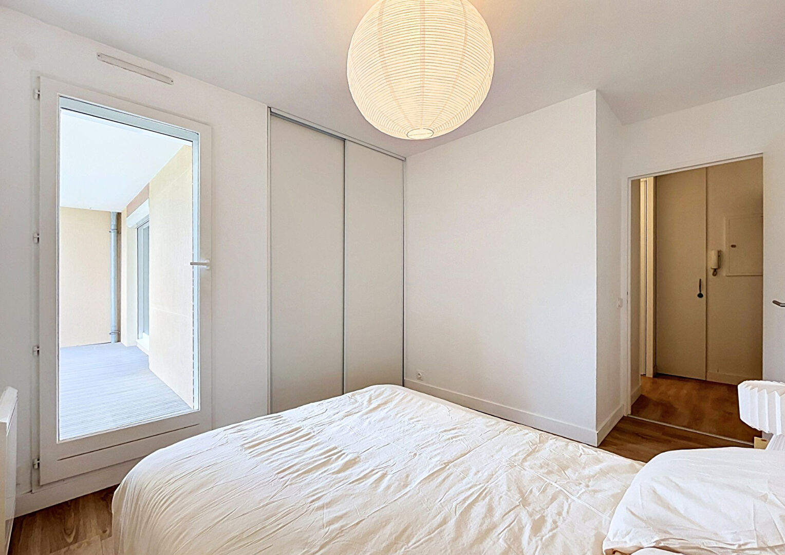 CLOS DE SAONE – T2 meublé de 40.50m² avec balcon et stationnement  – LYON 04 (JosephGillet)