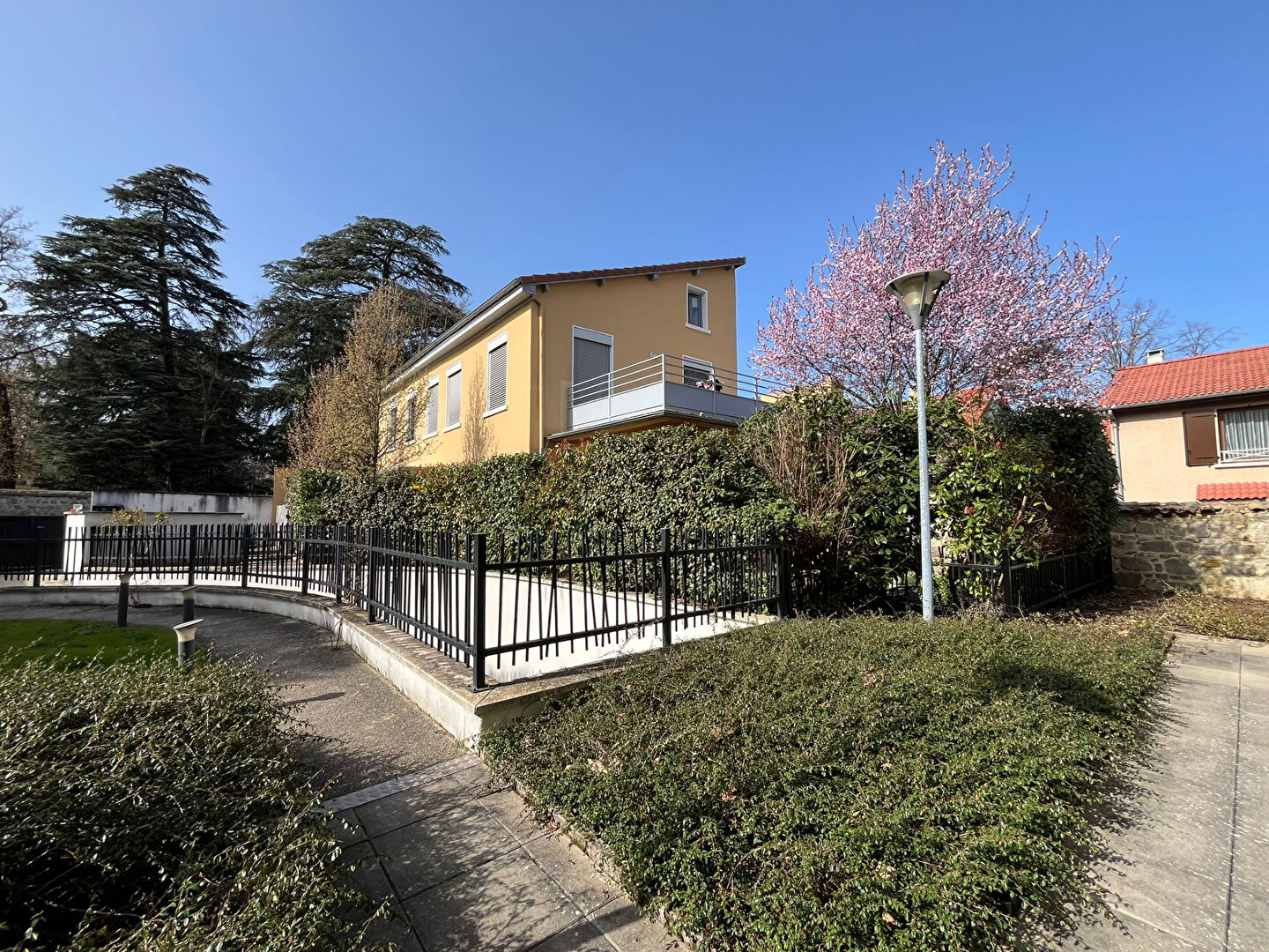 SEQUOIA 09- T3 de 53.00m² avec Terrasse et Garage en sous-sol- OULLINS PIERRE-BENITE