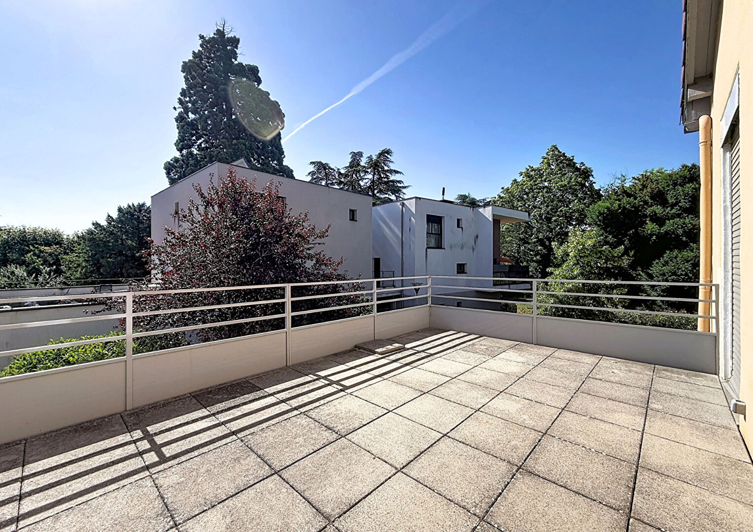 SEQUOIA 08 – T4 de 68.99m² (98.05m² au sol)  avec Terrasse et Box en sous-sol- OULLINS PIERRE-BENITE