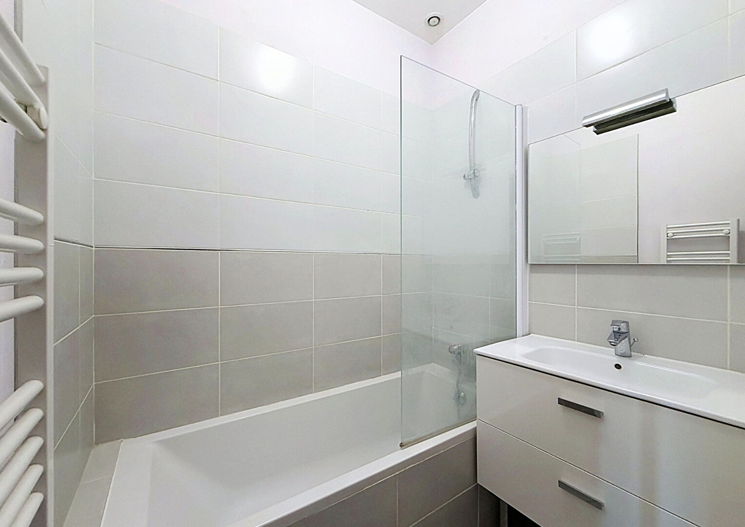 SEQUOIA 08 – T4 de 68.99m² (98.05m² au sol)  avec Terrasse et Box en sous-sol- OULLINS PIERRE-BENITE