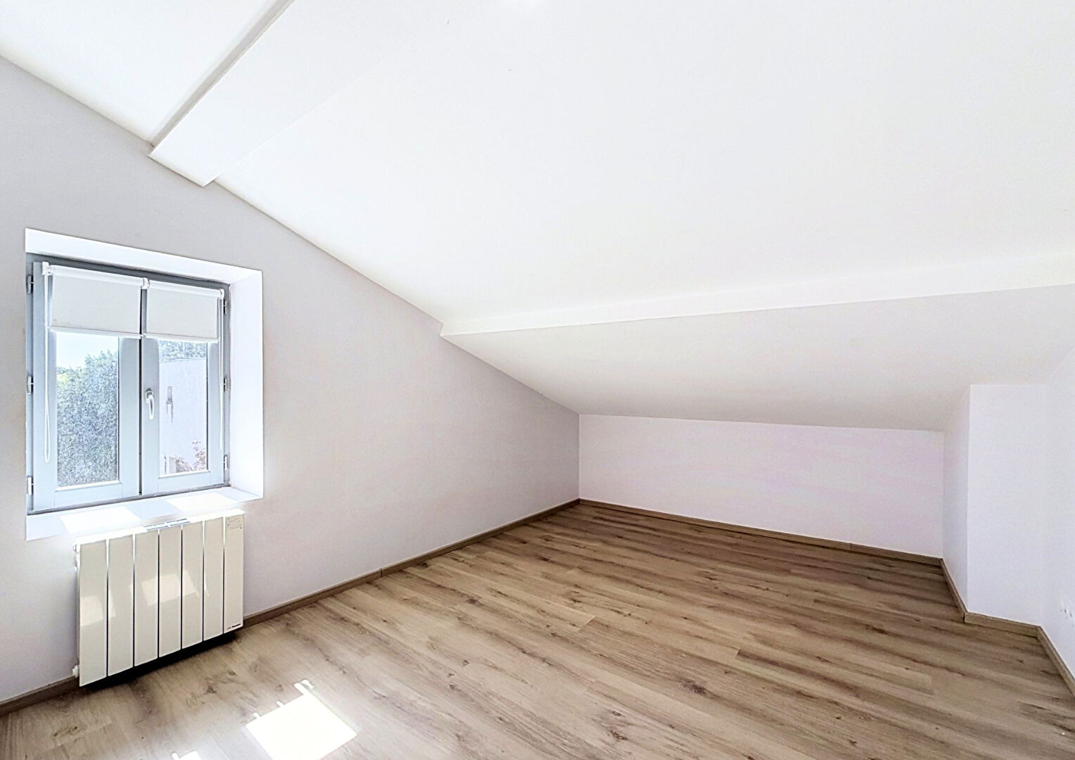 SEQUOIA 08 – T4 de 68.99m² (98.05m² au sol)  avec Terrasse et Box en sous-sol- OULLINS PIERRE-BENITE