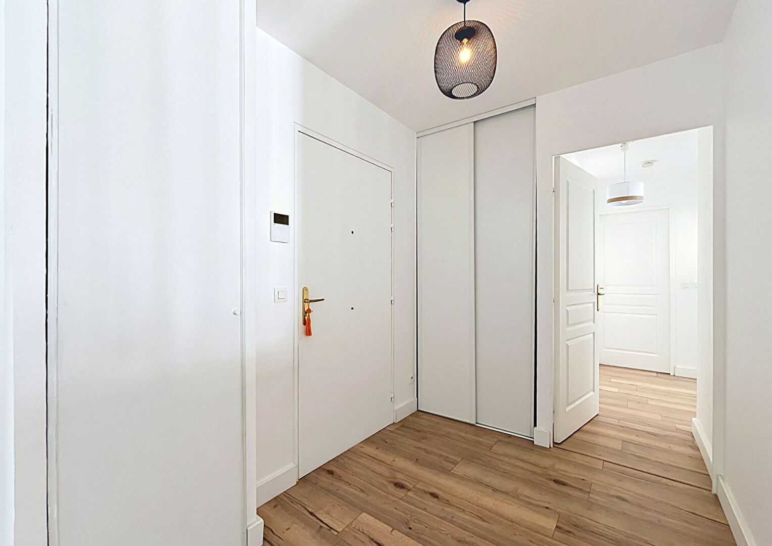 NOUVEAU MONDE – T3 meublé de 63.38m² avec loggia et box sécurisé – LYON 07 – Jean Macé