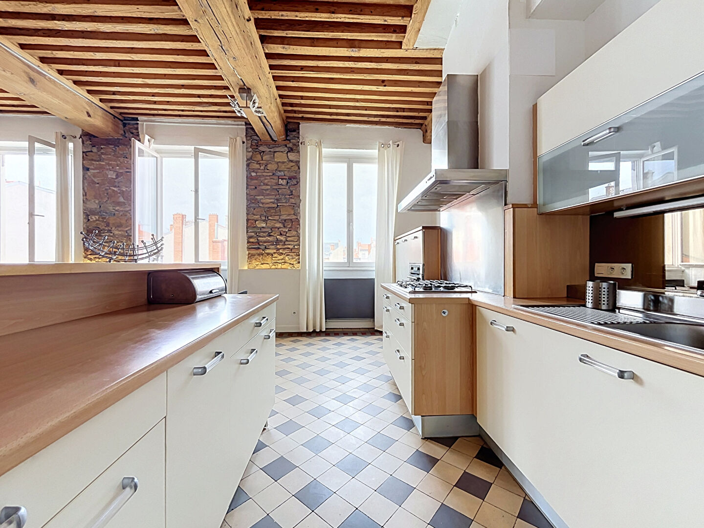 44CONDE – T3 meublé de 116.12m² en plein coeur du 2ème arrondissement – QUARTIER CHARITE