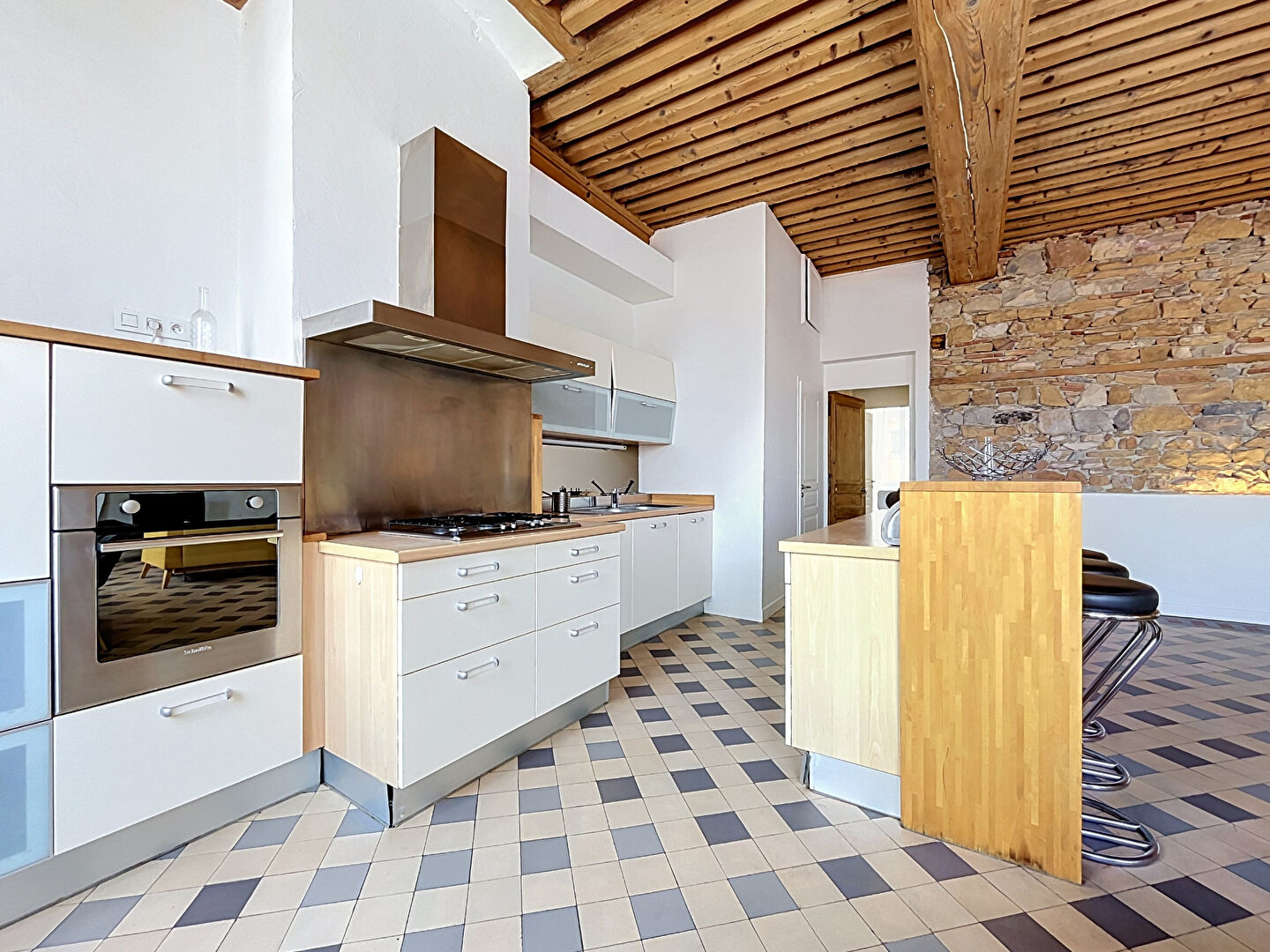 44CONDE – T3 meublé de 116.12m² en plein coeur du 2ème arrondissement – QUARTIER CHARITE