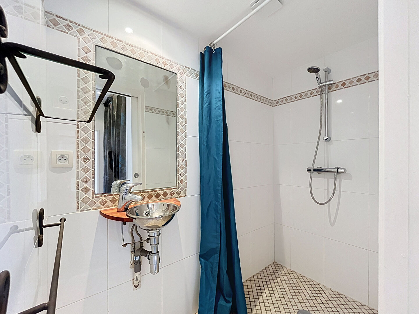 44CONDE – T3 meublé de 116.12m² en plein coeur du 2ème arrondissement – QUARTIER CHARITE