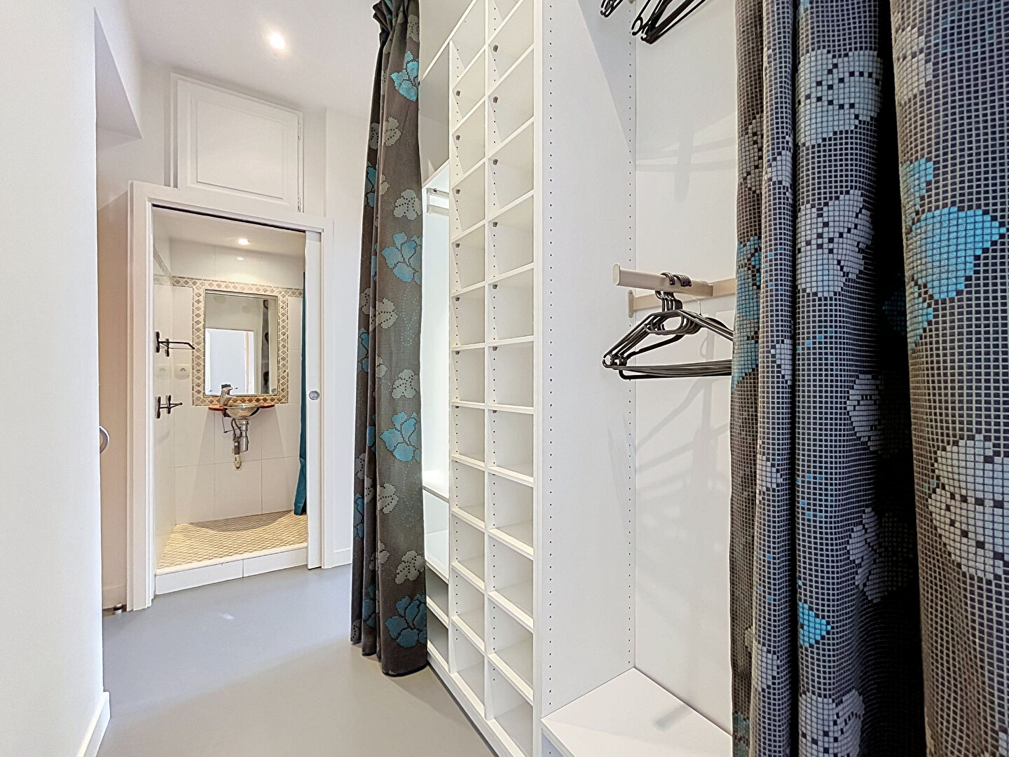 44CONDE – T3 meublé de 116.12m² en plein coeur du 2ème arrondissement – QUARTIER CHARITE