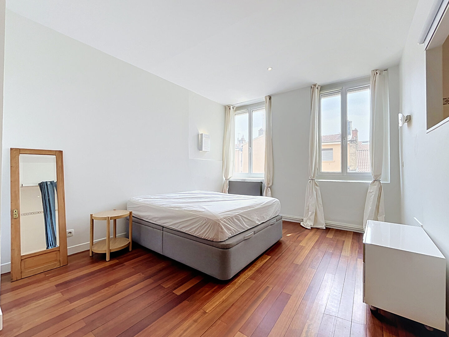 44CONDE – T3 meublé de 116.12m² en plein coeur du 2ème arrondissement – QUARTIER CHARITE