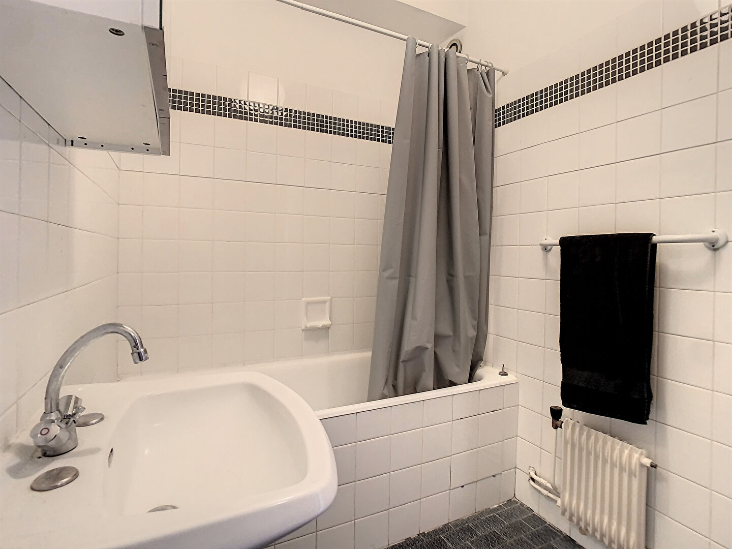 VAUBECOUR – Studio meublé de 30.64 m² avec balcon – LYON 2 CARNOT