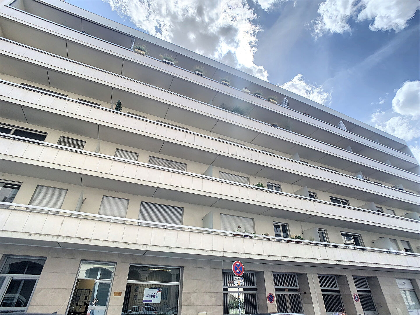 VAUBECOUR – Studio meublé de 30.64 m² avec balcon – LYON 2 CARNOT