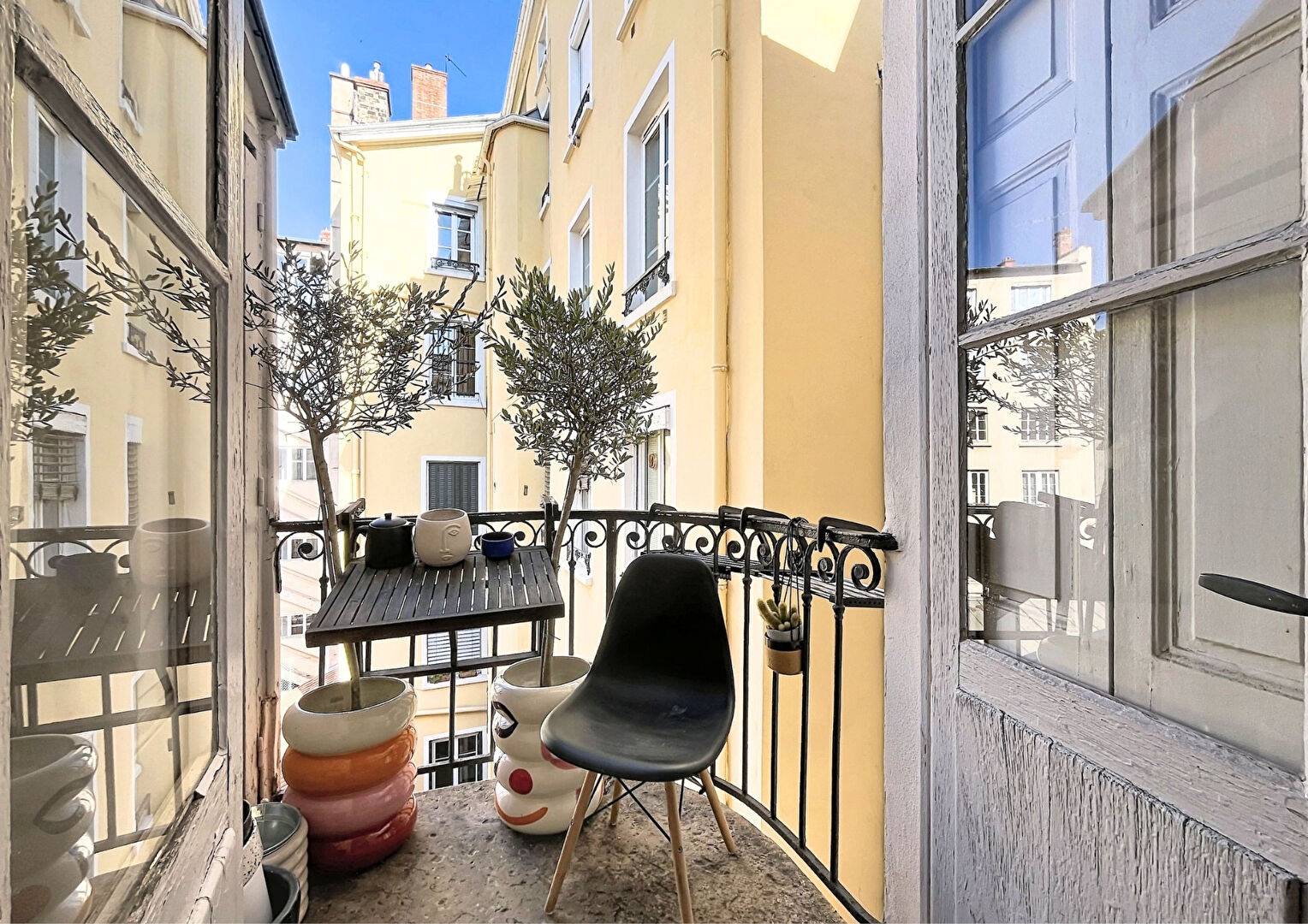 48 CONDE – T2 de 45.69m² avec balcon et vue sur les quais – LYON 02 CHARITE