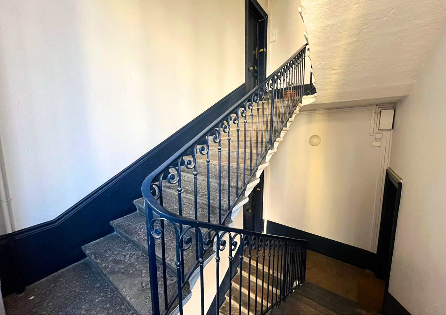 48 CONDE – T2 de 45.69m² avec balcon et vue sur les quais – LYON 02 CHARITE