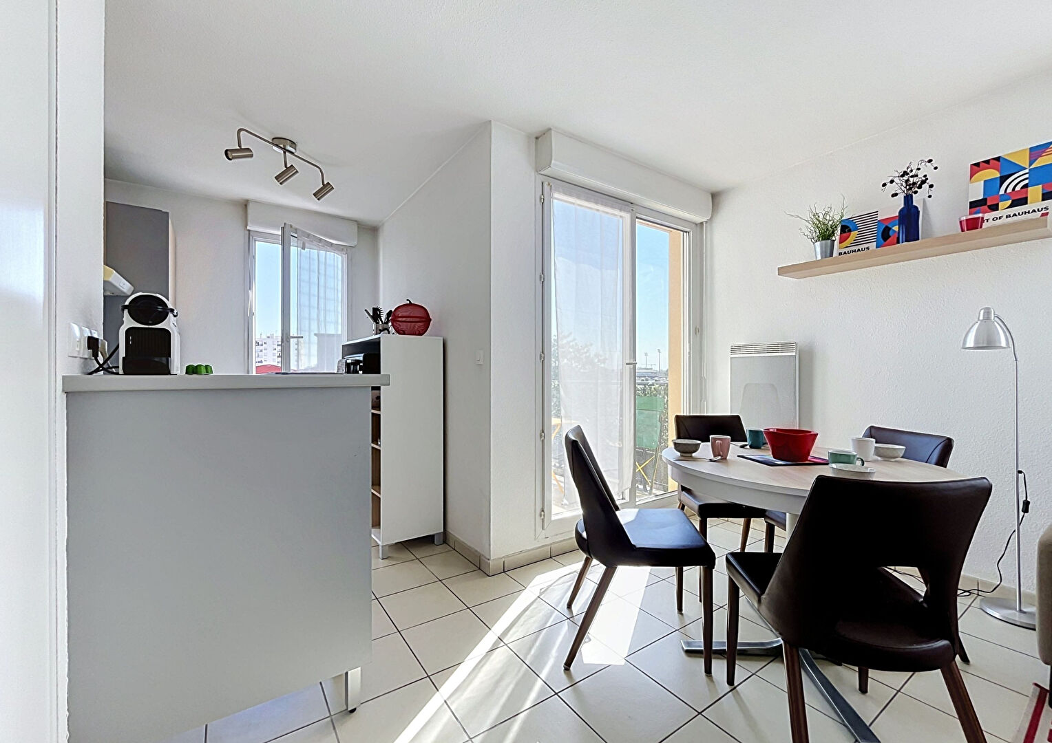 ALLEES VENISSIANES – T3 meublé de 57.98m² avec stationnement en sous-sol et terrasse – VENISSIEUX